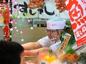 「透明衛生マスク」回転寿司着用事例