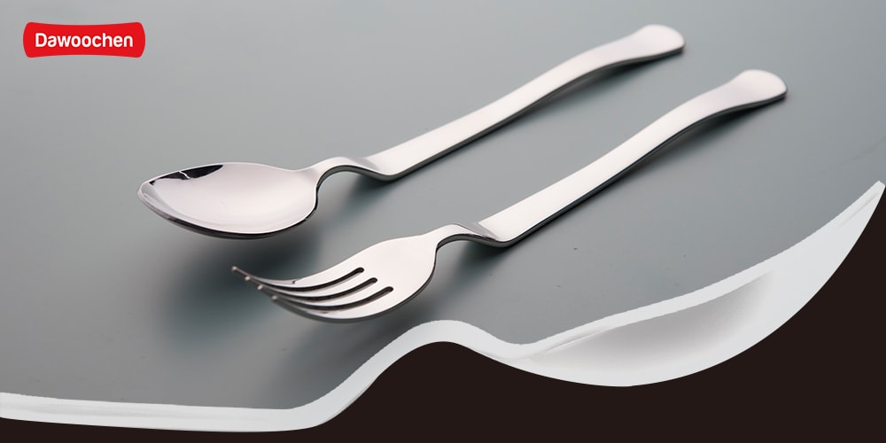 ヘッドを浮かせた特殊構造HEAD UP FLATWARE Crystal